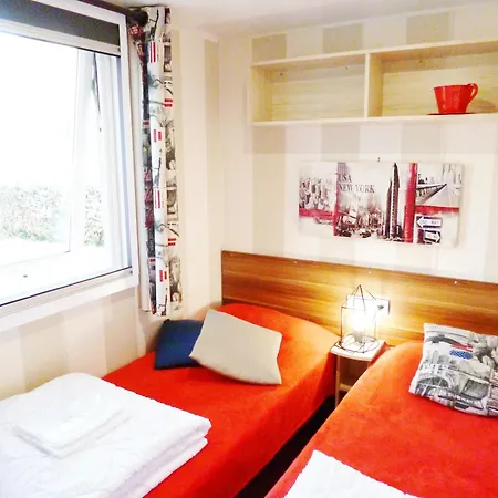 Hébergement de vacances Home-cosy - 6 Pers - 40 M2 3 Ch - 2 Sdb Et 2 Wc *